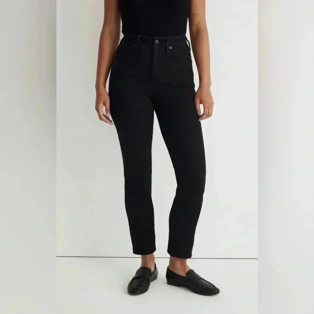 Madewell Curvy Stovepipe High rise, 5 Pocket Belt Loop, some stretch